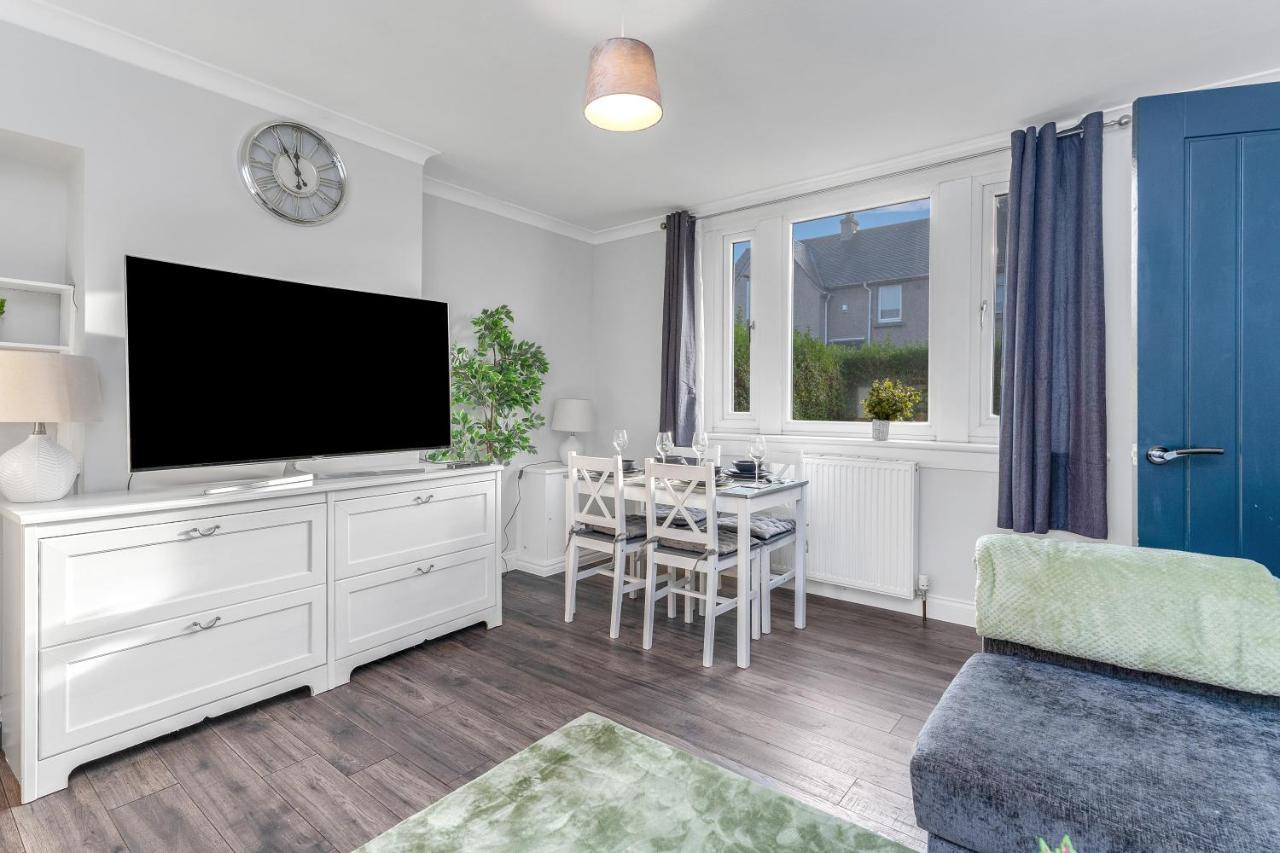 Modern & Spacious 2 Bedroom House - Free Parking - Front & Back Garden - Private Main Door Entrance Εδιμβούργο Εξωτερικό φωτογραφία