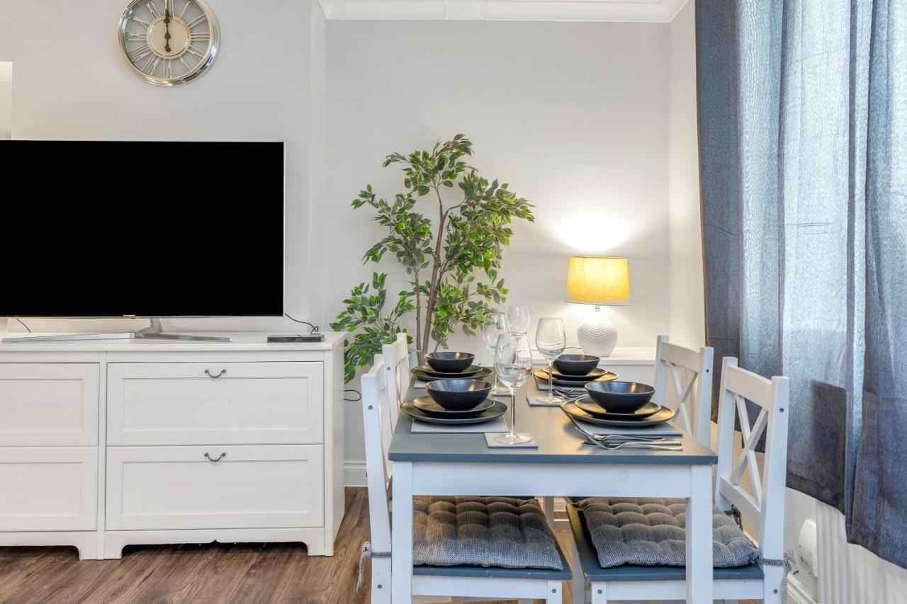 Modern & Spacious 2 Bedroom House - Free Parking - Front & Back Garden - Private Main Door Entrance Εδιμβούργο Εξωτερικό φωτογραφία