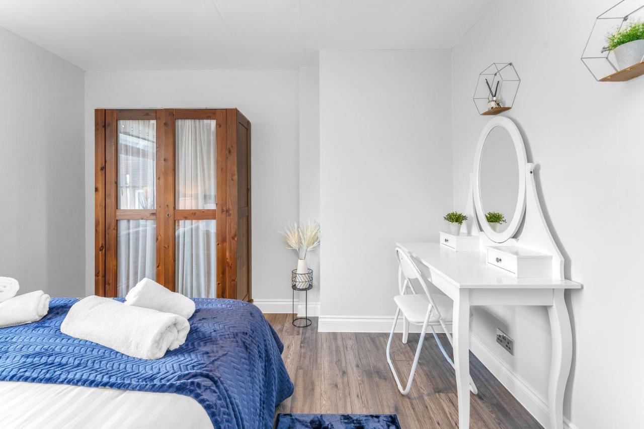 Modern & Spacious 2 Bedroom House - Free Parking - Front & Back Garden - Private Main Door Entrance Εδιμβούργο Εξωτερικό φωτογραφία