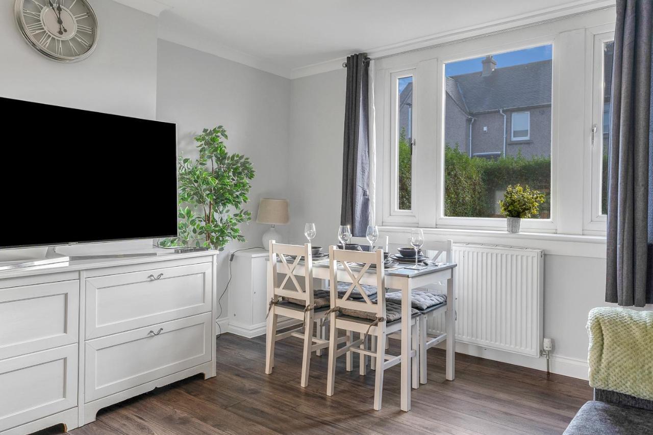 Modern & Spacious 2 Bedroom House - Free Parking - Front & Back Garden - Private Main Door Entrance Εδιμβούργο Εξωτερικό φωτογραφία