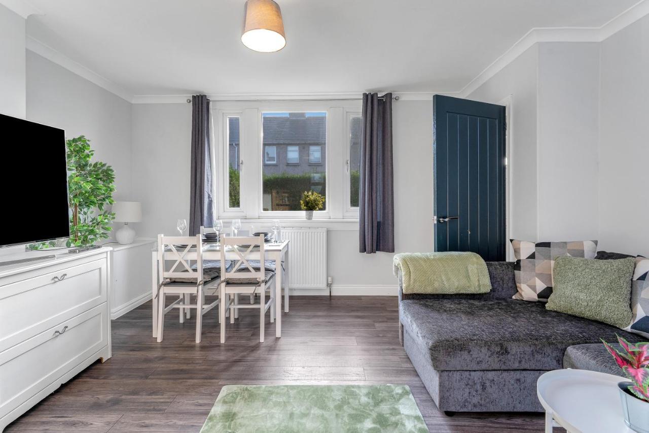 Modern & Spacious 2 Bedroom House - Free Parking - Front & Back Garden - Private Main Door Entrance Εδιμβούργο Εξωτερικό φωτογραφία